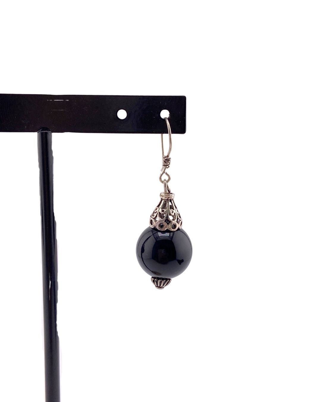 Aretes con cuenta redonda