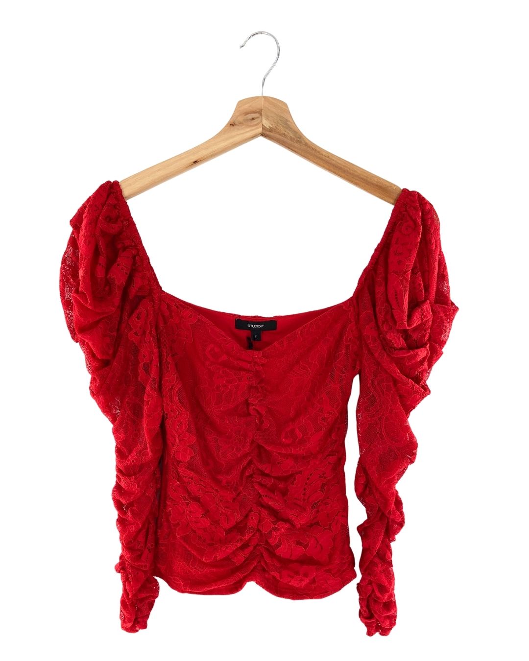 Blusa en blonda manga princesa