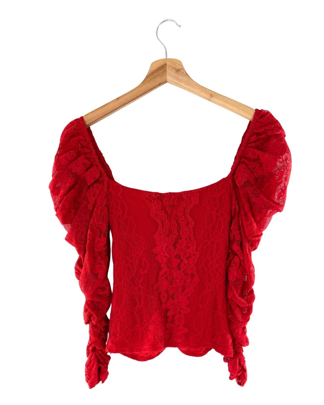 Blusa en blonda manga princesa