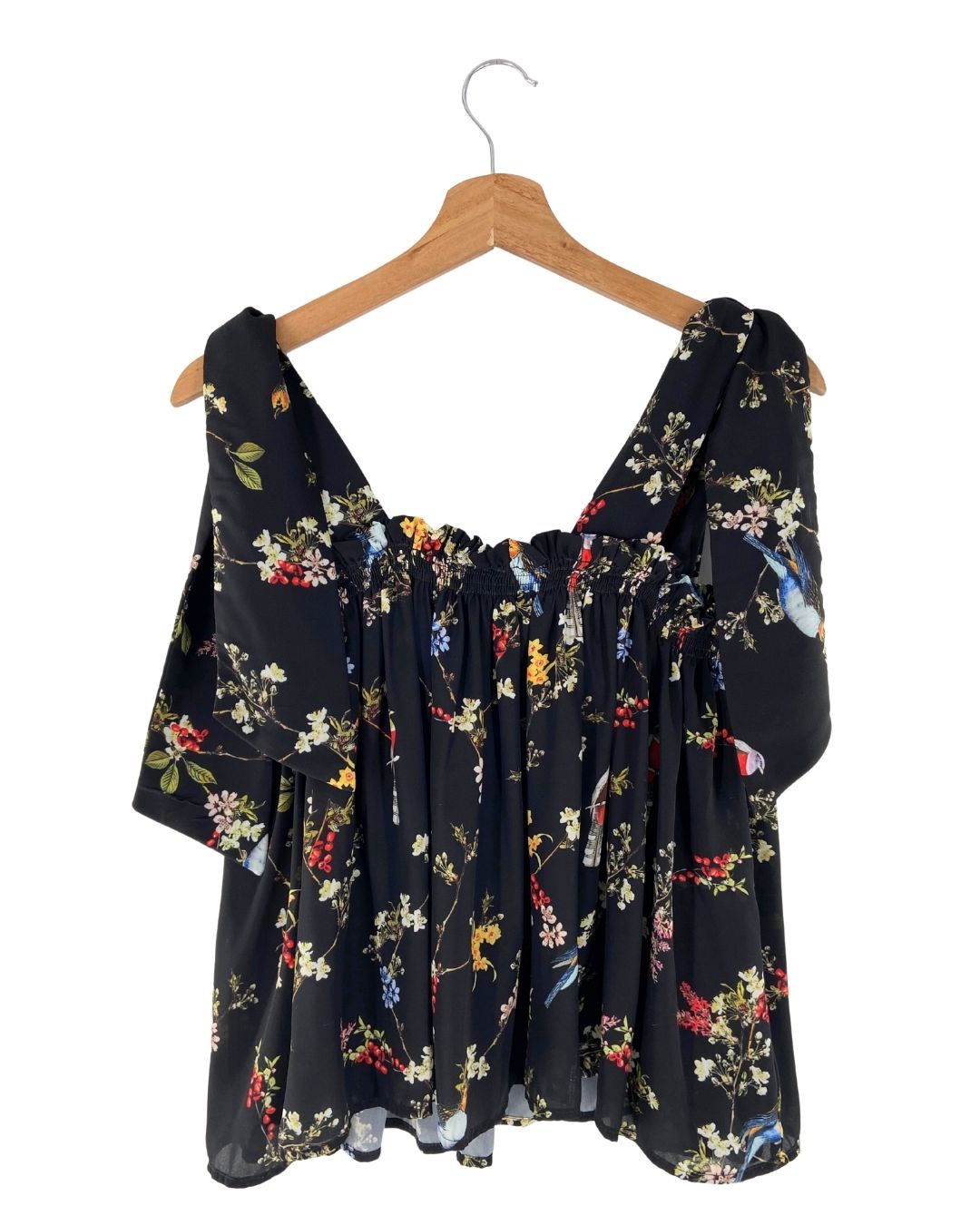 Blusa de tiras anchas anudadas
