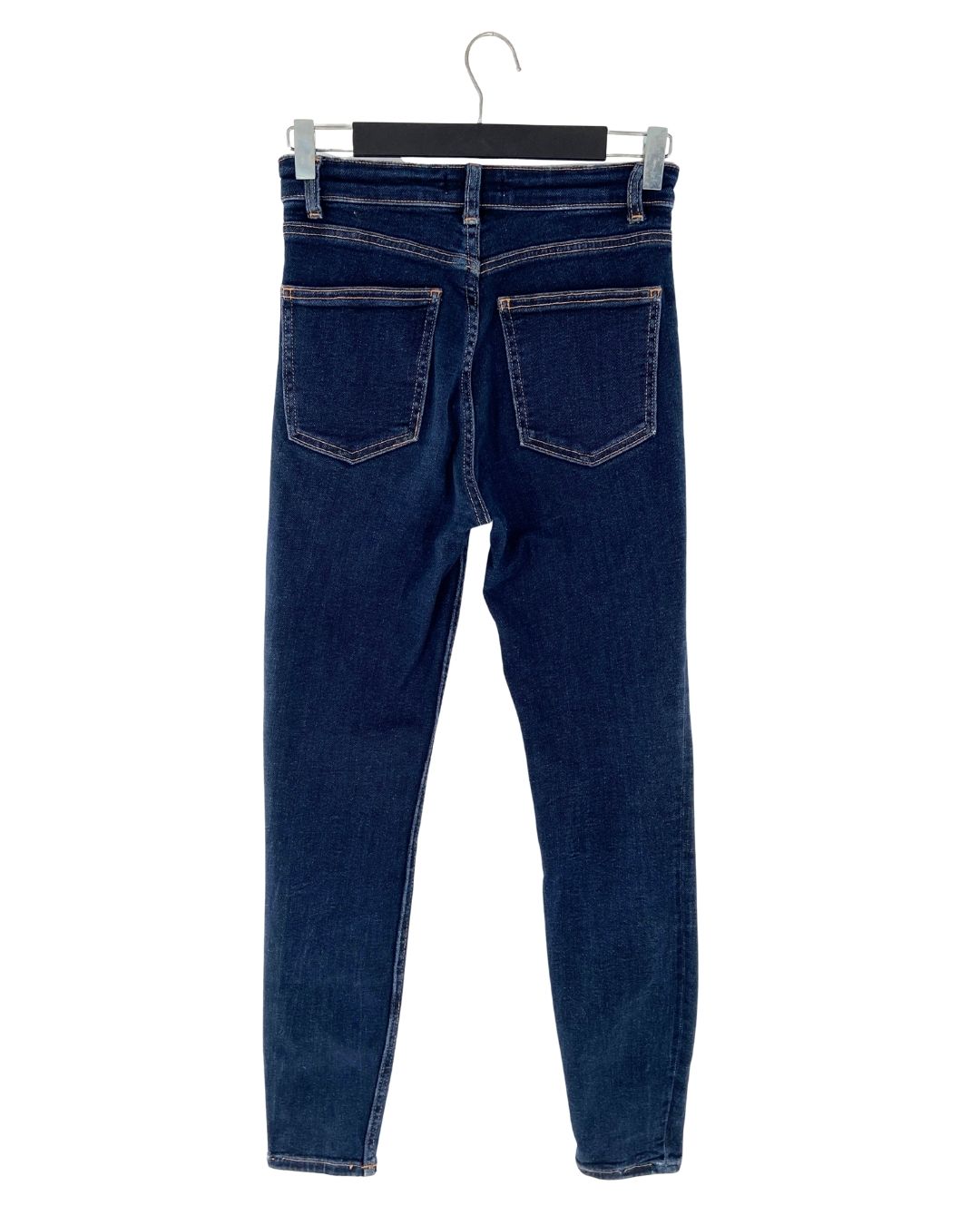 Skinny jeans stretch