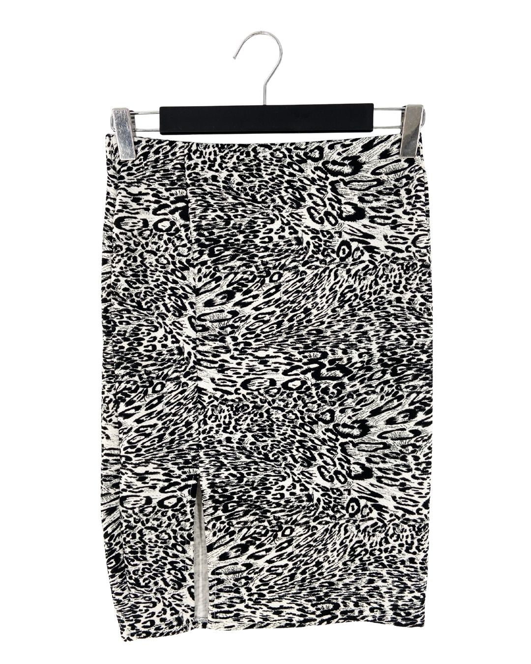 Falda lapíz encauchada