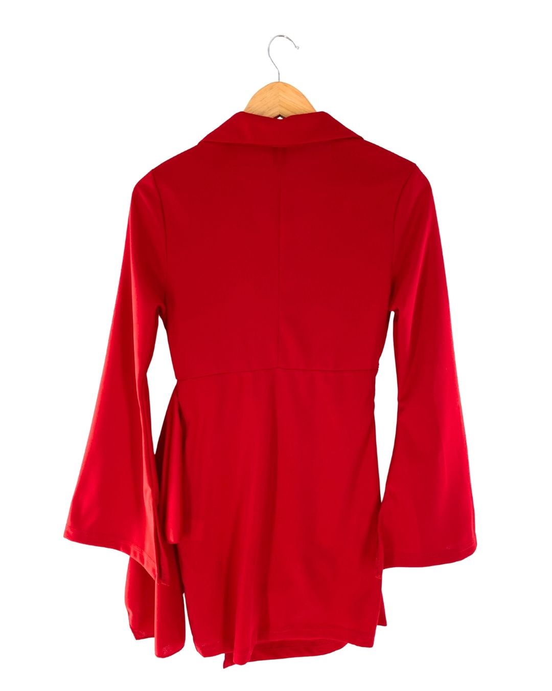 Vestido midi con vuelo y puños