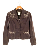 Chaqueta abotonada y bordada