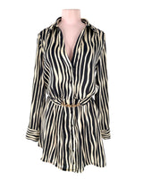 Vestido satinado abotonado