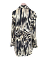 Vestido satinado abotonado