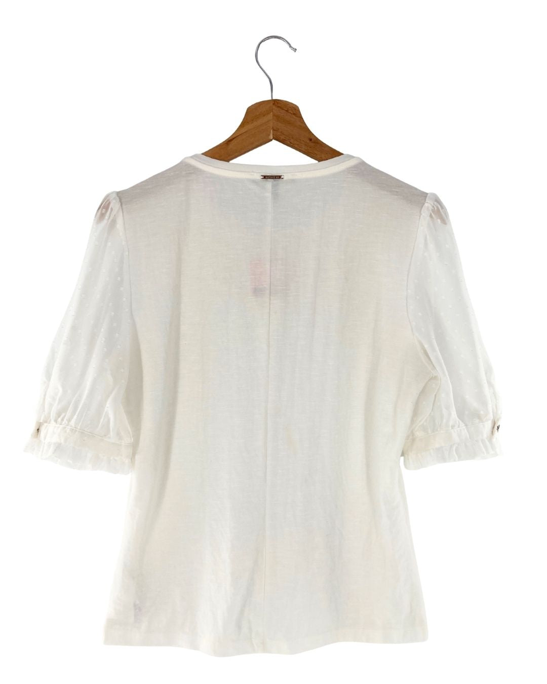 Blusa de mangas traslucidas