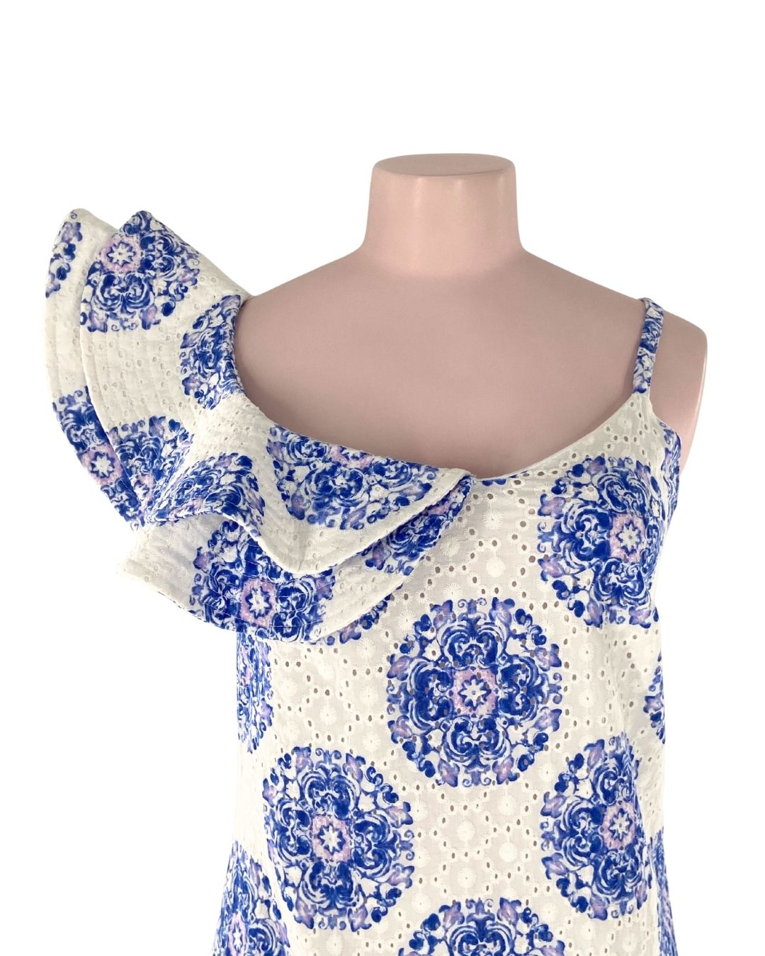 Maxi vestido en ojalillo
