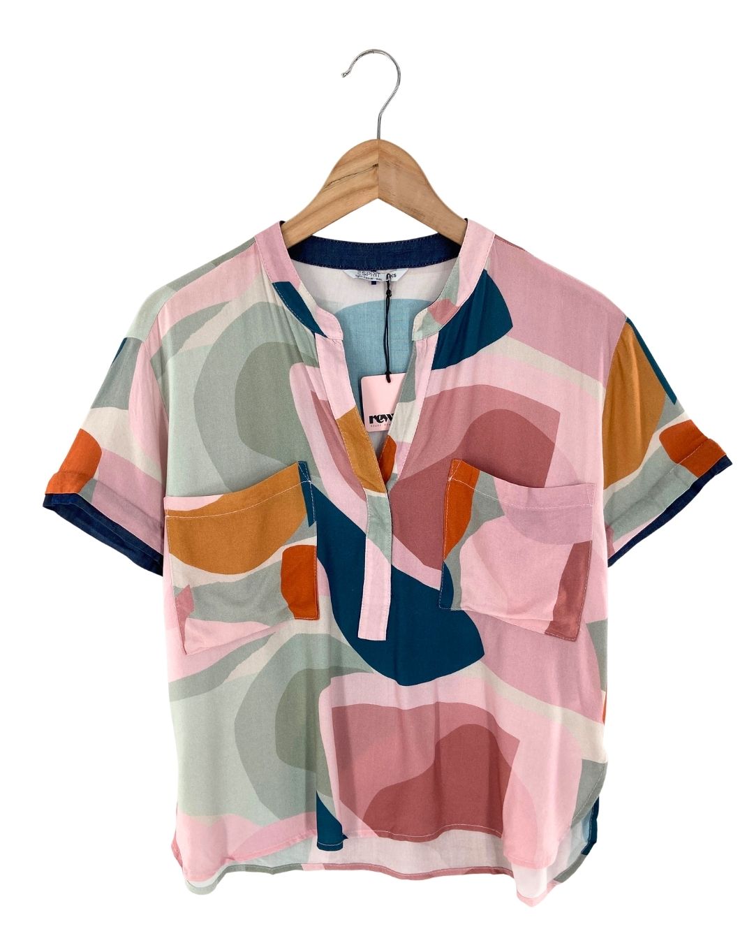 Camisa cuello en V con print