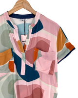 Camisa cuello en V con print