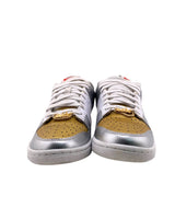 Tenis Dunk Low metalizados