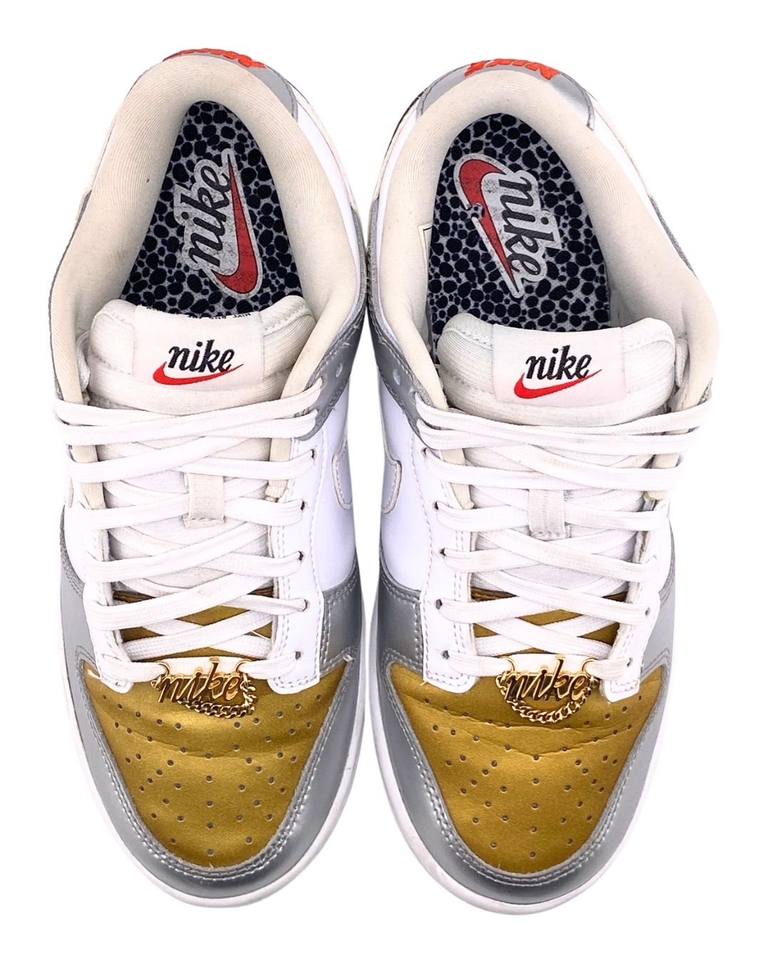 Tenis Dunk Low metalizados