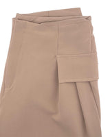 Pantalón suit con detalles