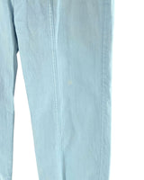 Jean rígido straight  detalles