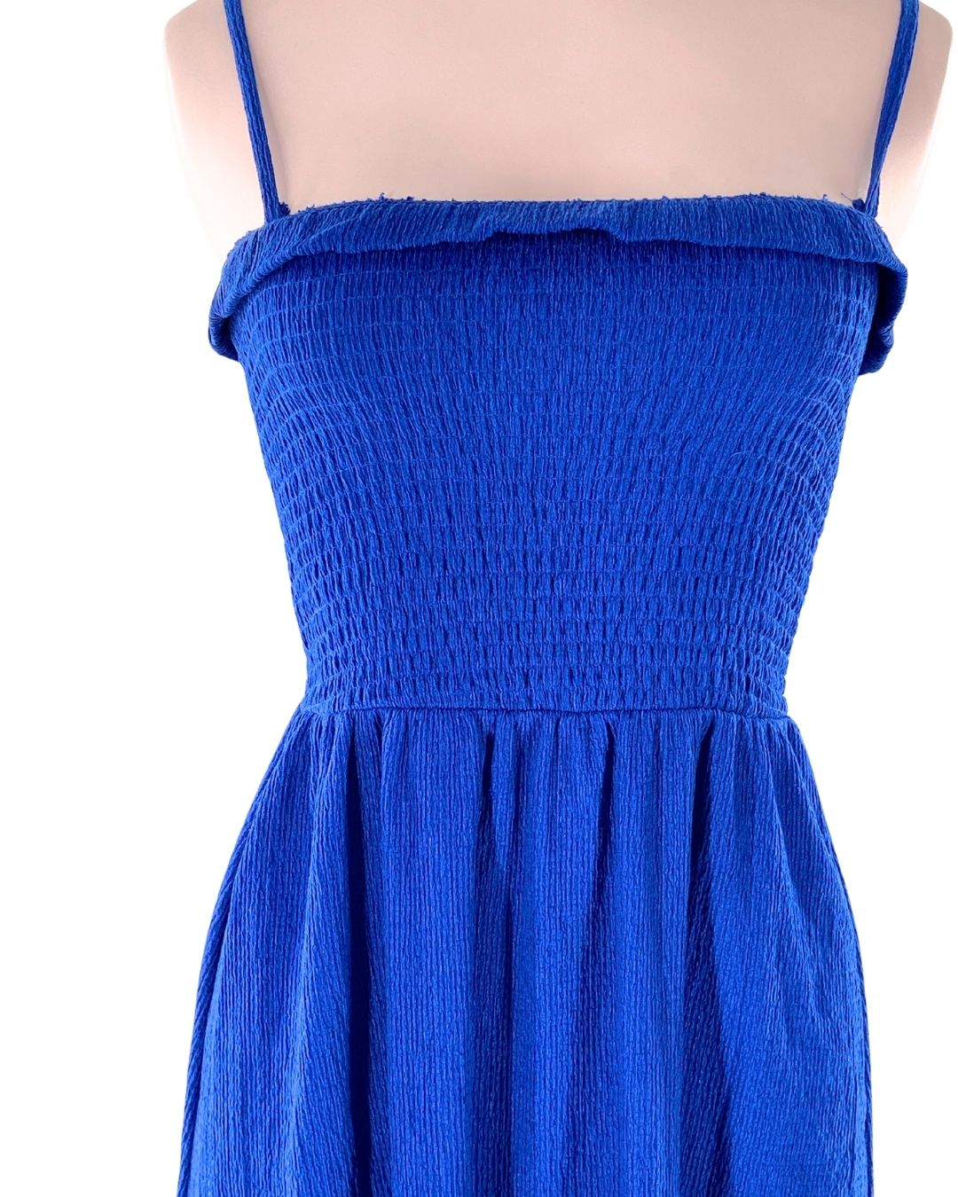 Vestido de tiras con textura