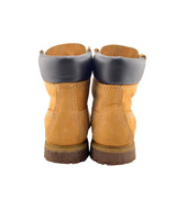 Botas con cordones