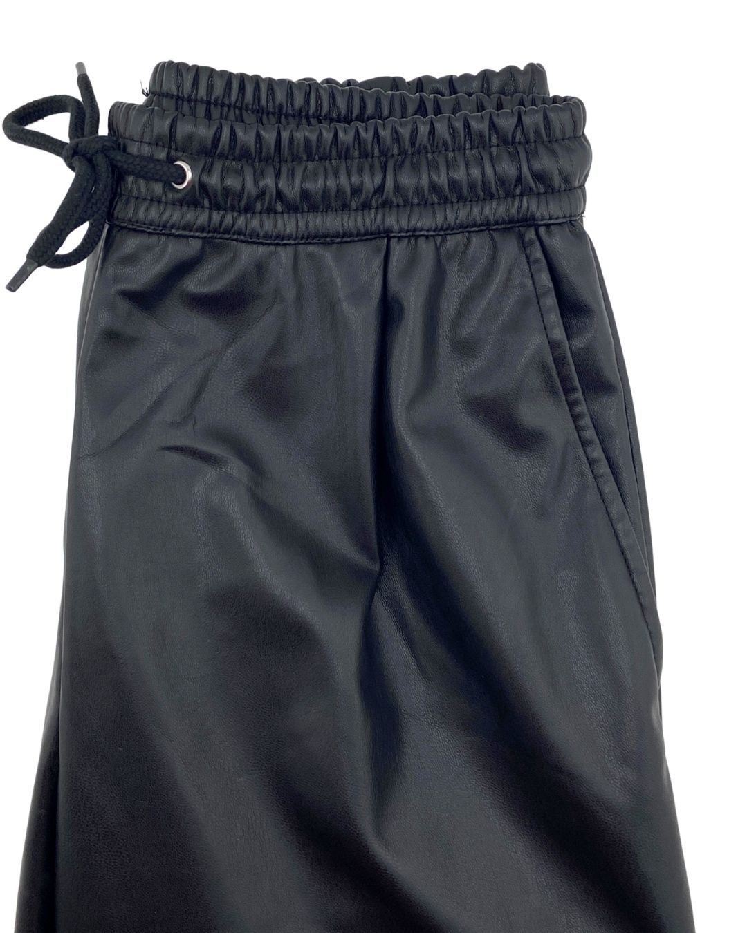 Pantalón efecto piel