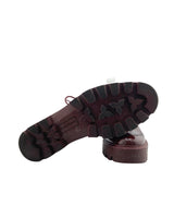 Loafers en charol con cordones