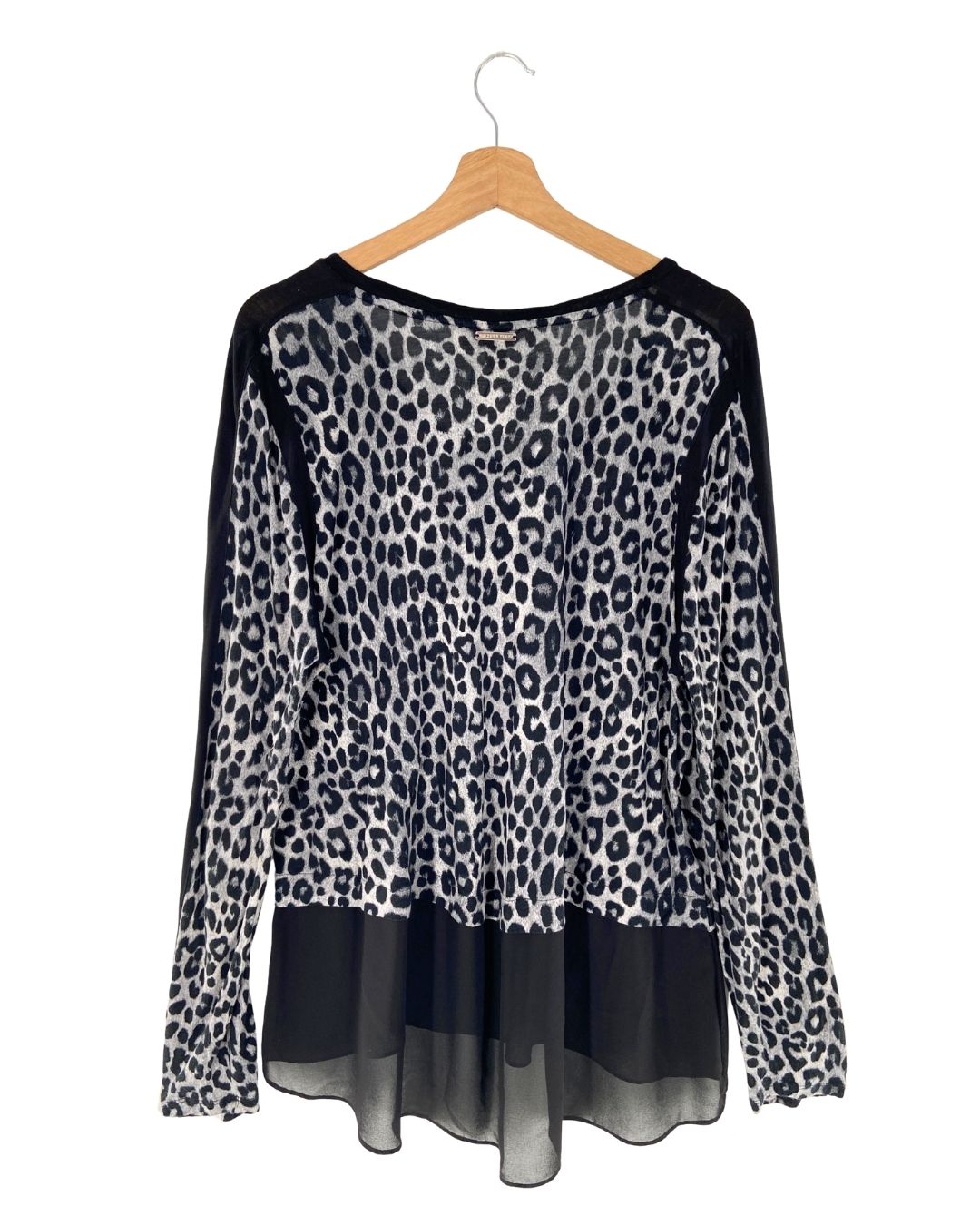 Blusa high and low manga larga