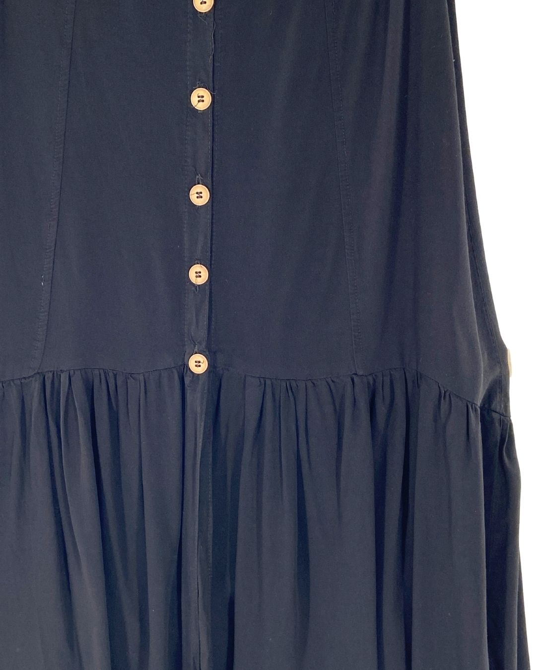 Falda abotonada con vuelo