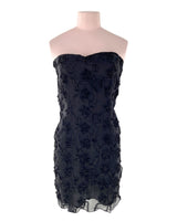 Vestido strapless con flores