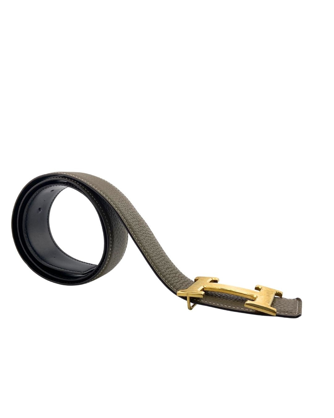 Cinturón en cuero con herraje