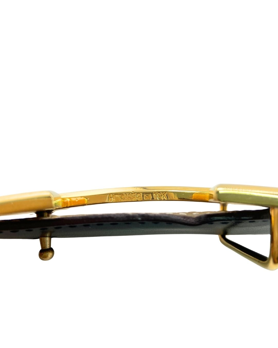 Cinturón en cuero con herraje