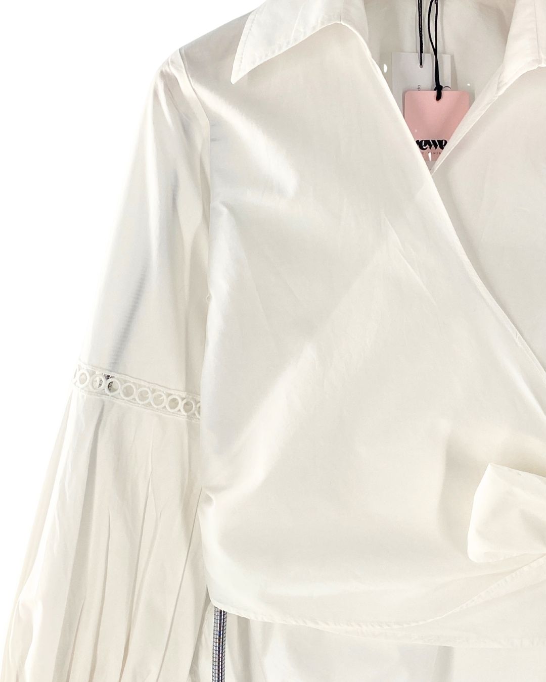 Blusa anudada con bolillo