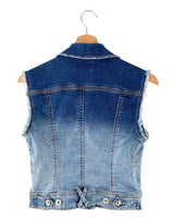 Chaleco en denim con flecos