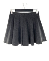 Falda mini amplia encauchada