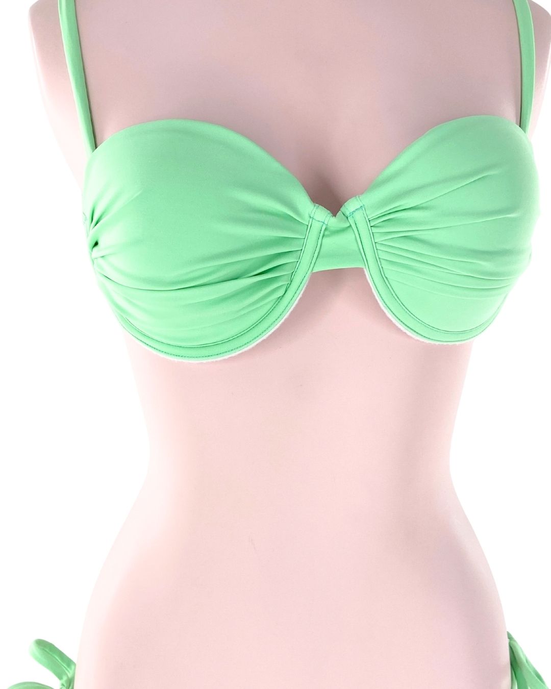 Bikini anudado con detalles
