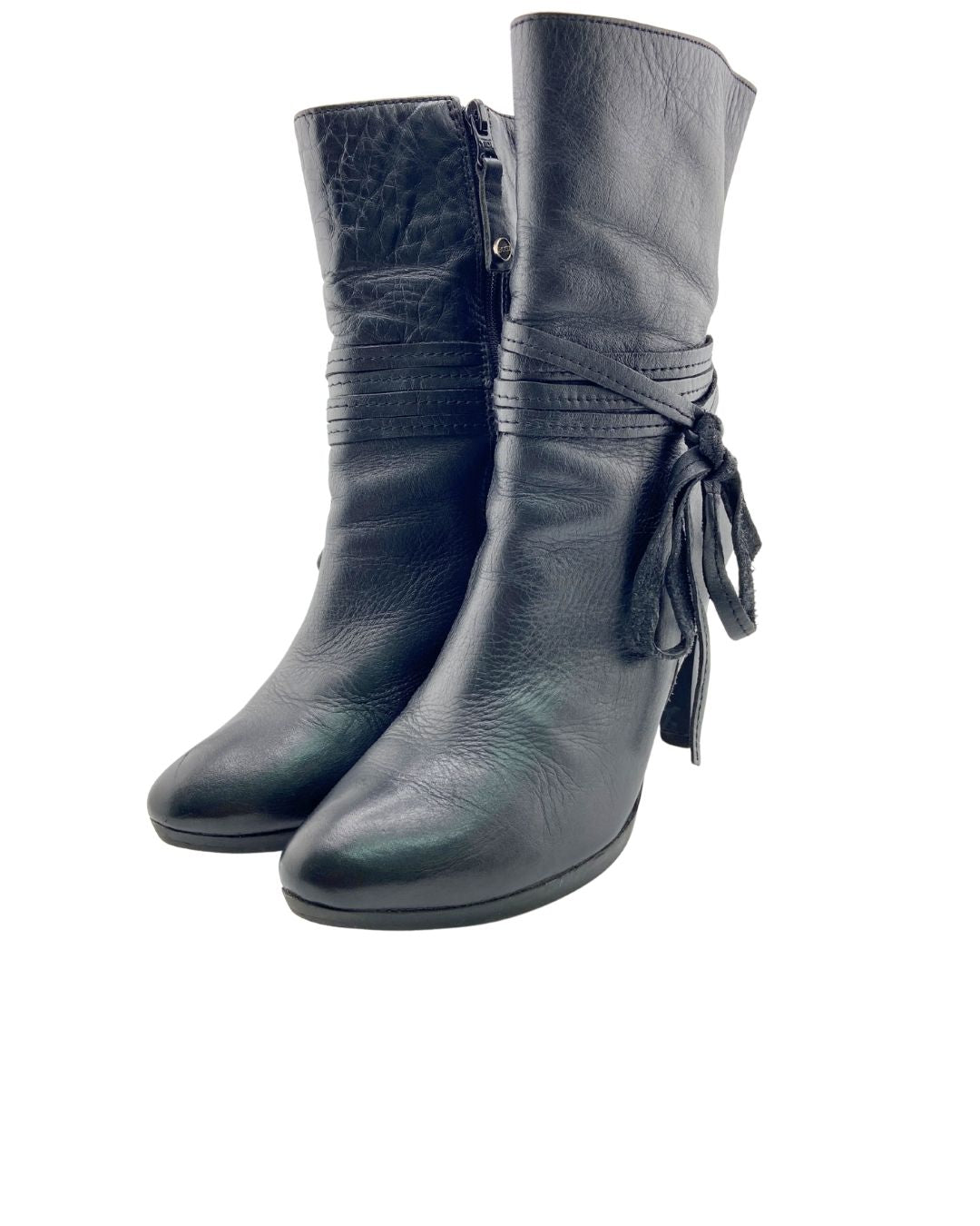 Botines en cuero caña media