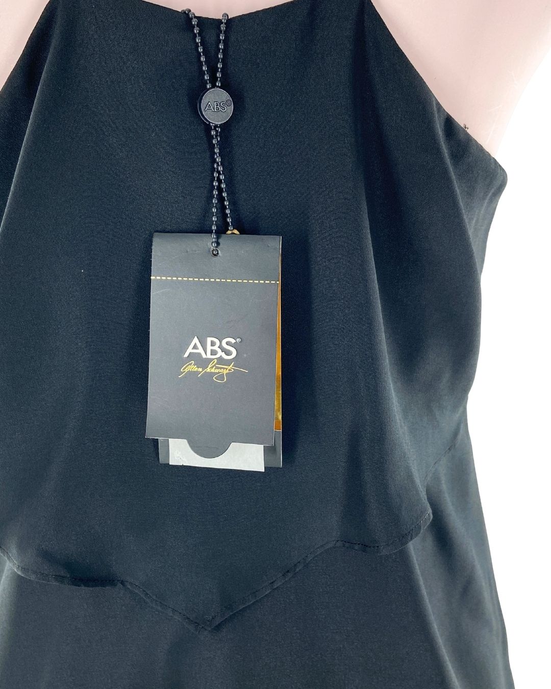 Vestido en capas con tirantes