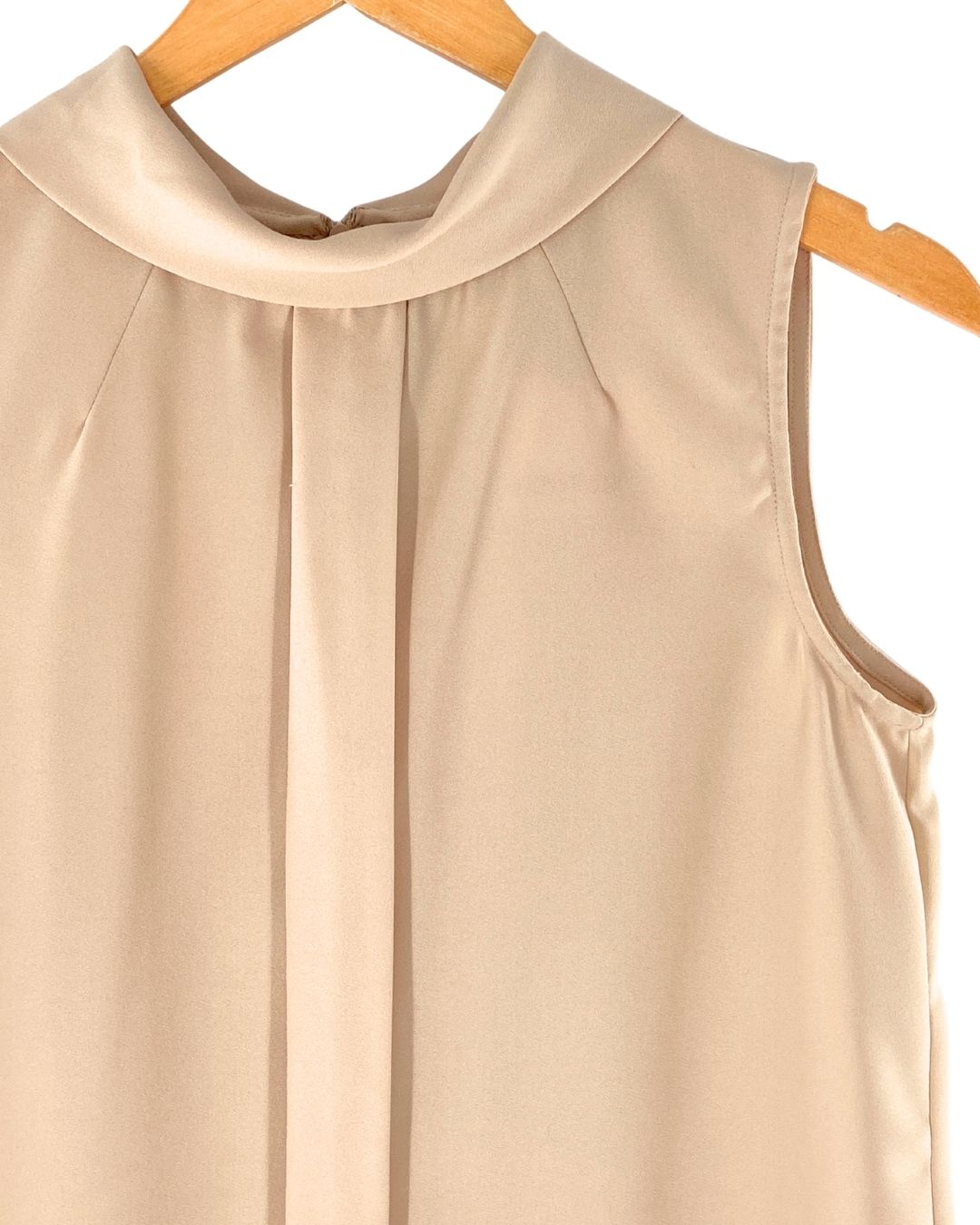 Blusa sleeveless cuello alto