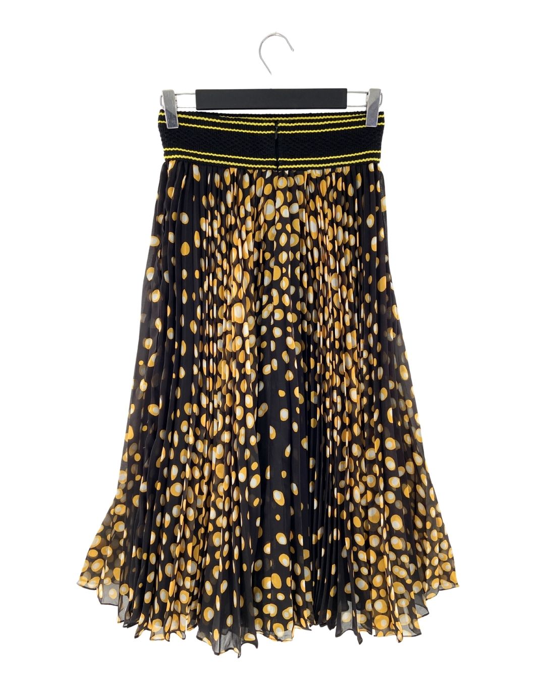 Falda plisada con detalle