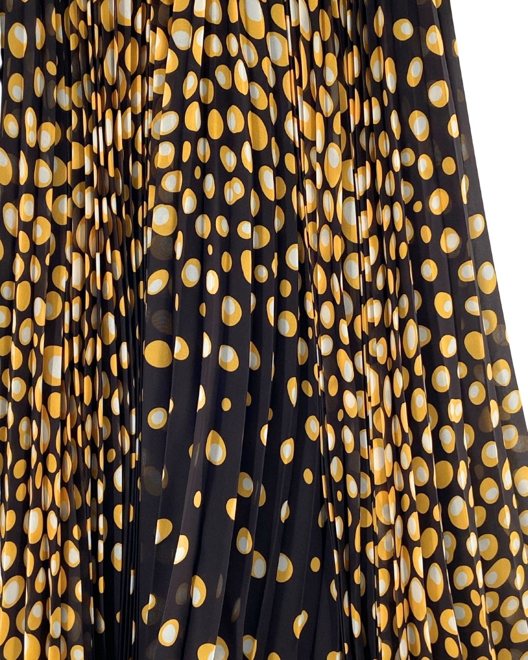 Falda plisada con detalle