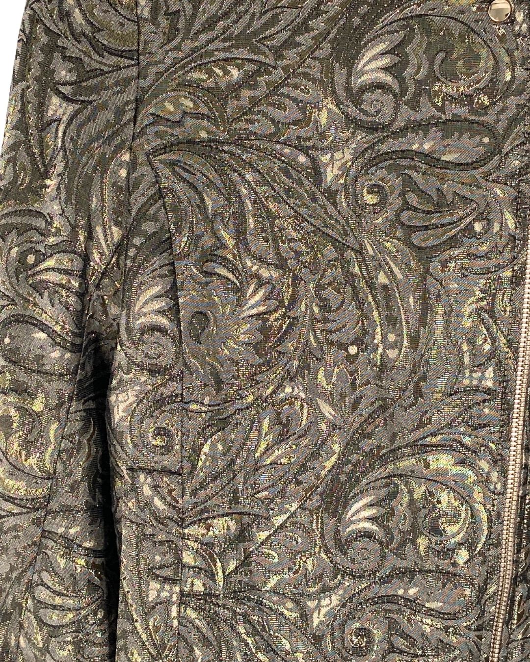 Chaqueta brillante con textura