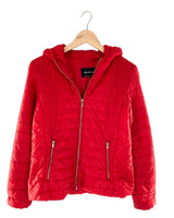 Chaqueta acolchada con capota