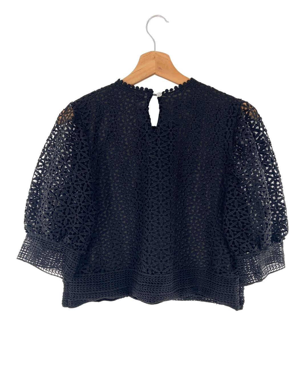 Blusa manga corta en guipure