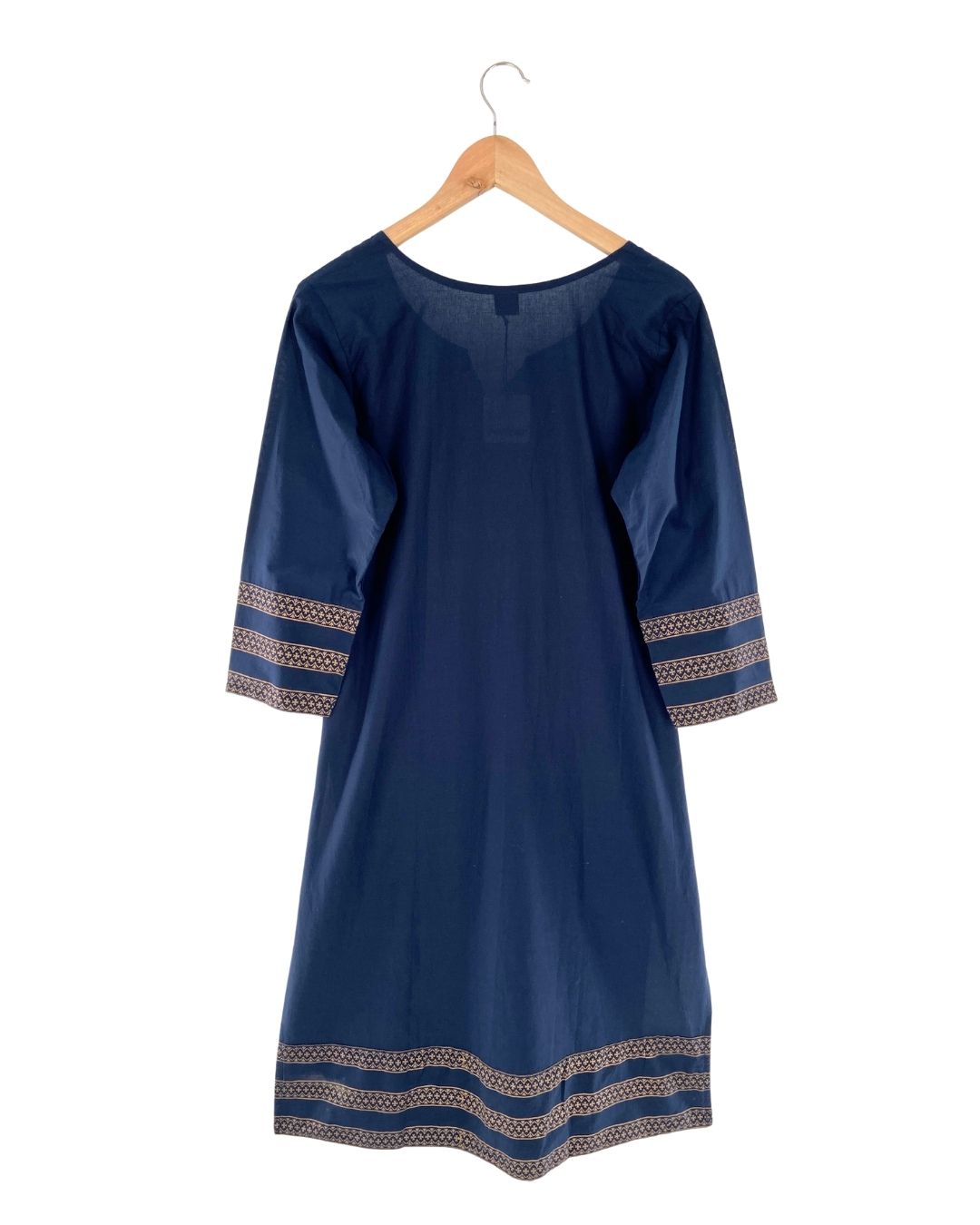 Vestido traslucido con detalle
