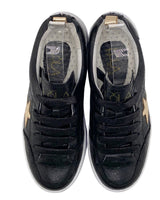 Tenis deportivos con textura