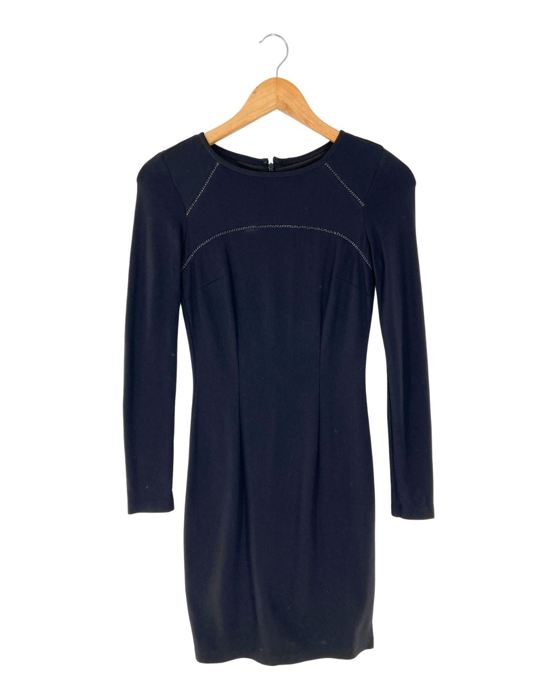 Vestido midi con detalles