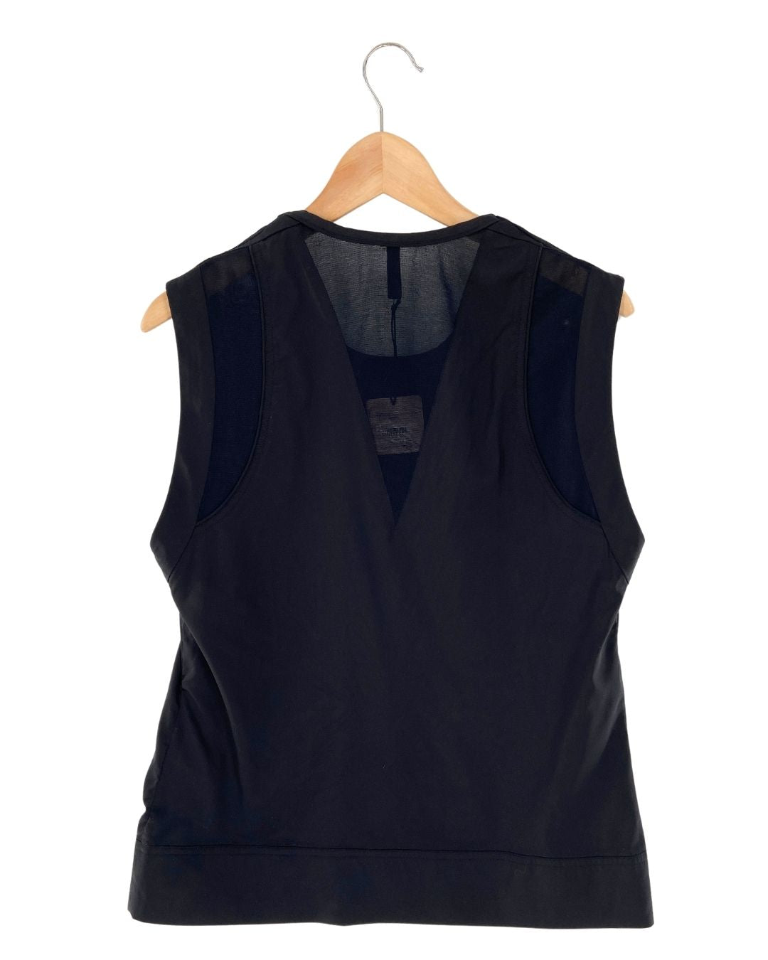 Blusa sleeveless con bordado