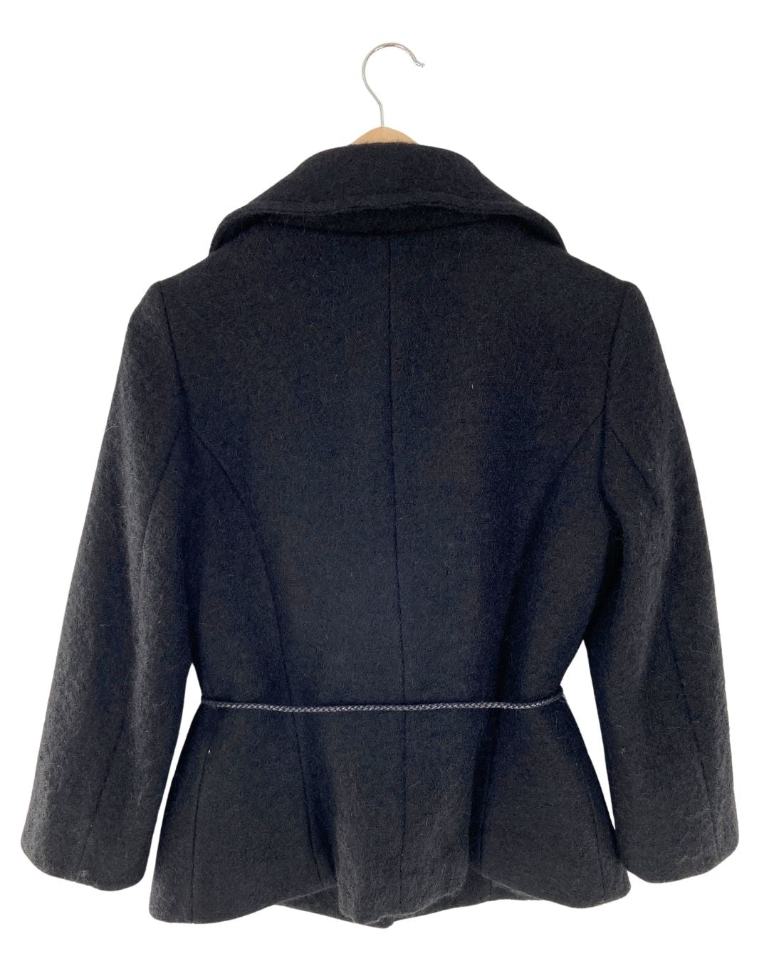 Blazer con cinturon botones