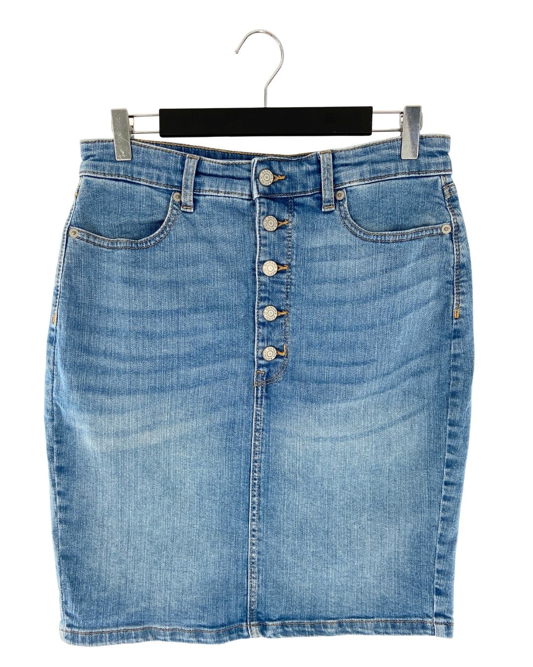Falda midi stretch abotonada