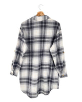 Vestido a cuadros abotonado