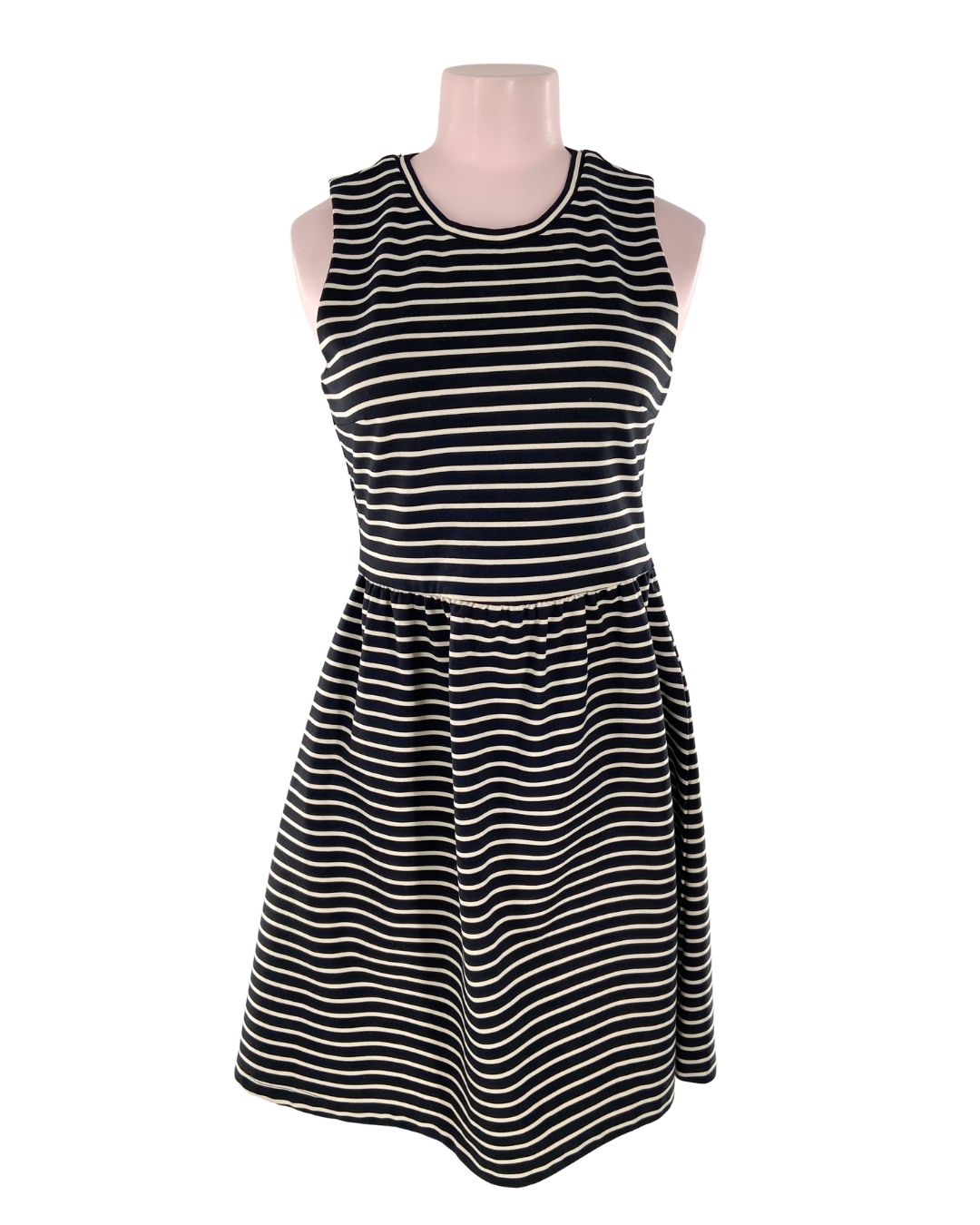 Vestido falda amplia sleeveles