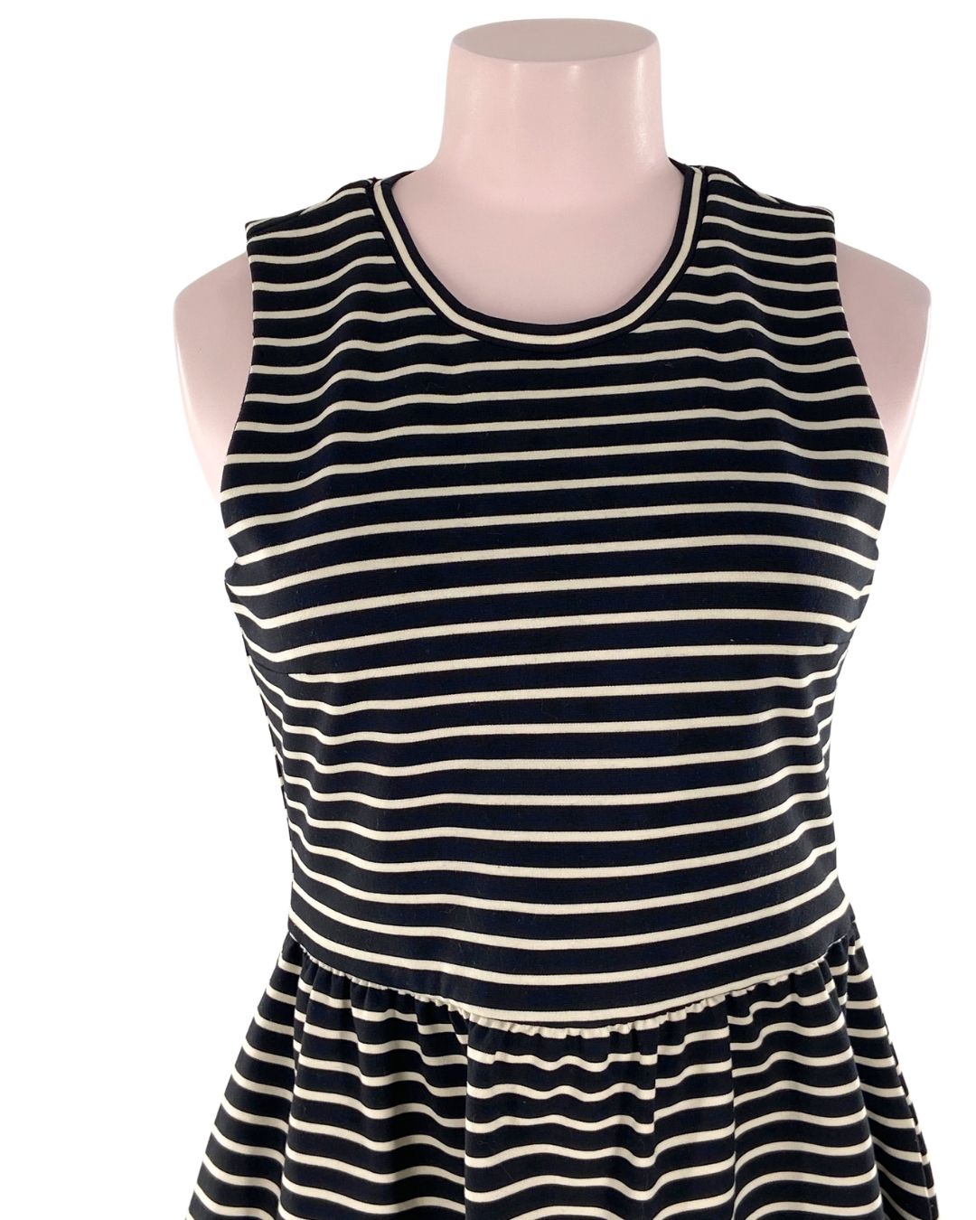 Vestido falda amplia sleeveles