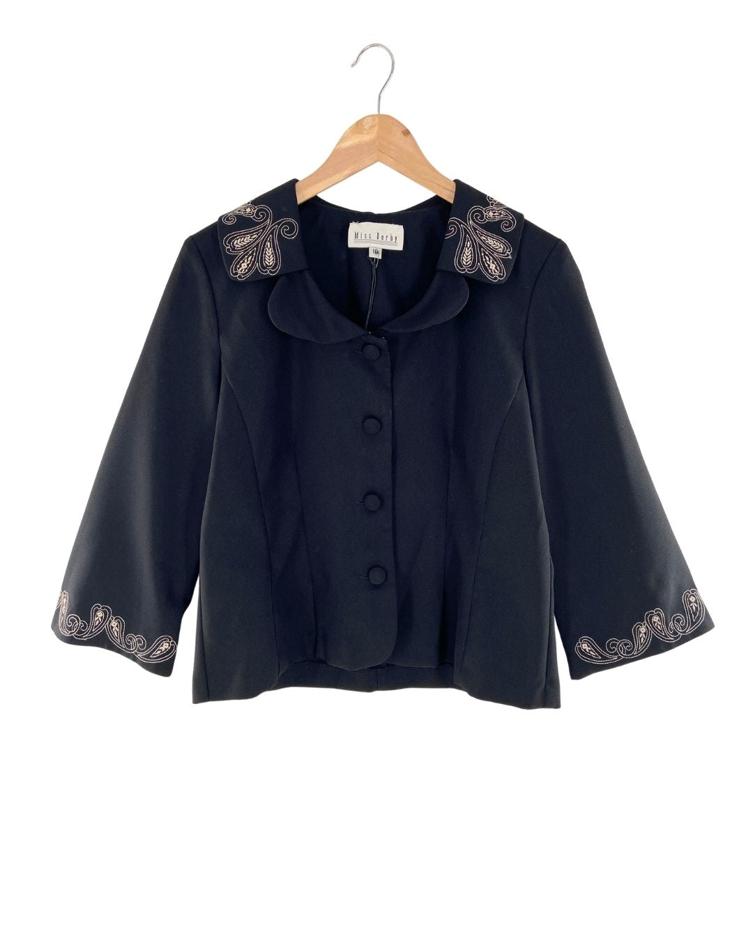 Chaqueta con bordes bordados