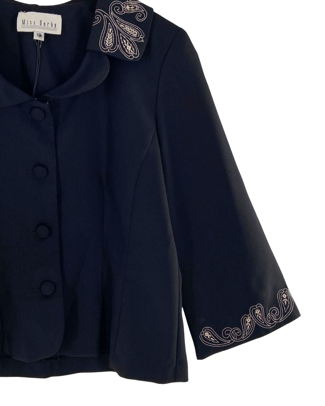 Chaqueta con bordes bordados